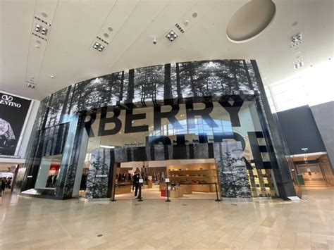 burberry canada yorkdale|Burberry stores in toronto.